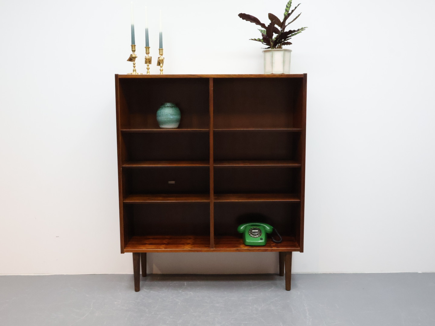 Vintage boekenkast / pallisander/ bruin rood / Hundevad Denemarken