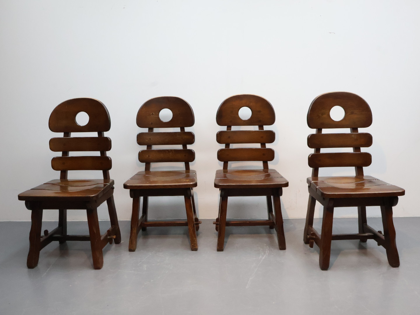 Vintage eetkamerstoel / eiken / brutalist / Fishbone Spanje
