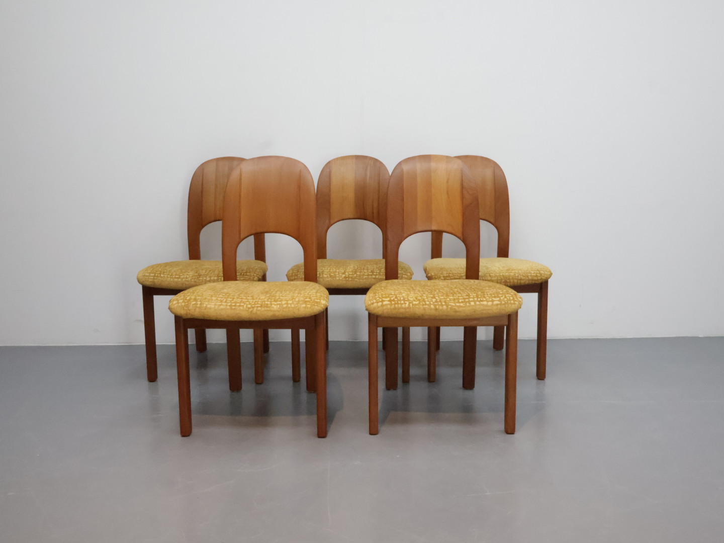 Vintage eetkamerstoel / teak stof / bruin oker / set van 5 Holstebro Denmark
