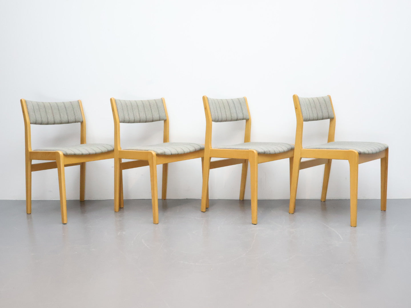 Vintage eetkamerstoelen | Farstrup | Blond eiken