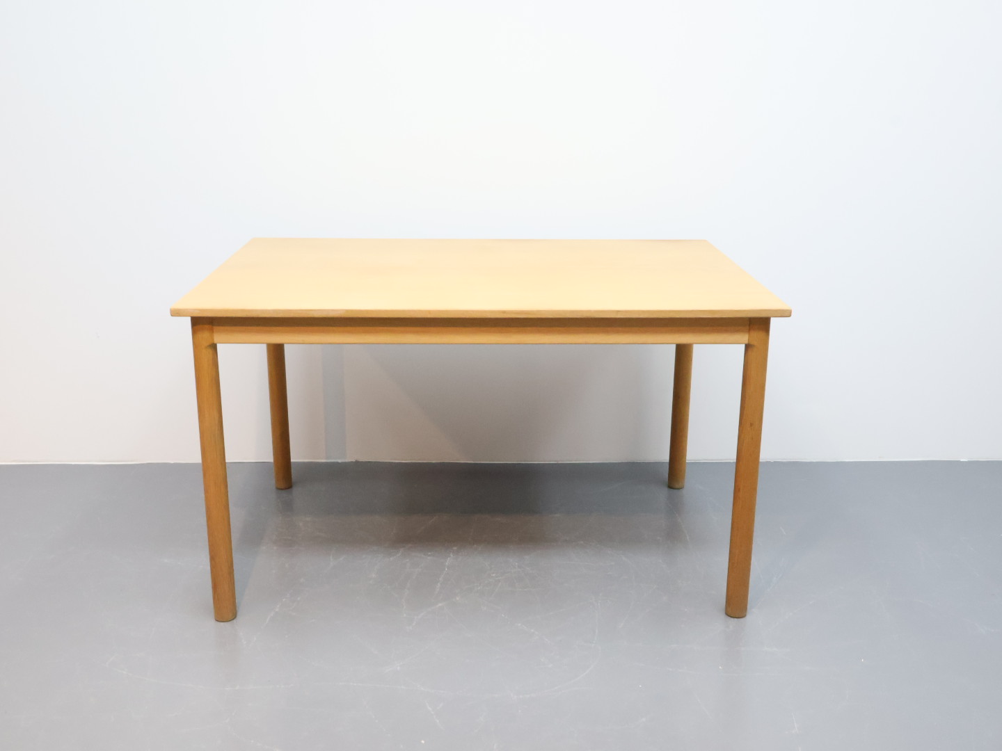 Vintage eettafel / hout eiken / geel rechthoek / Slagelse møbelvarrk Denmark