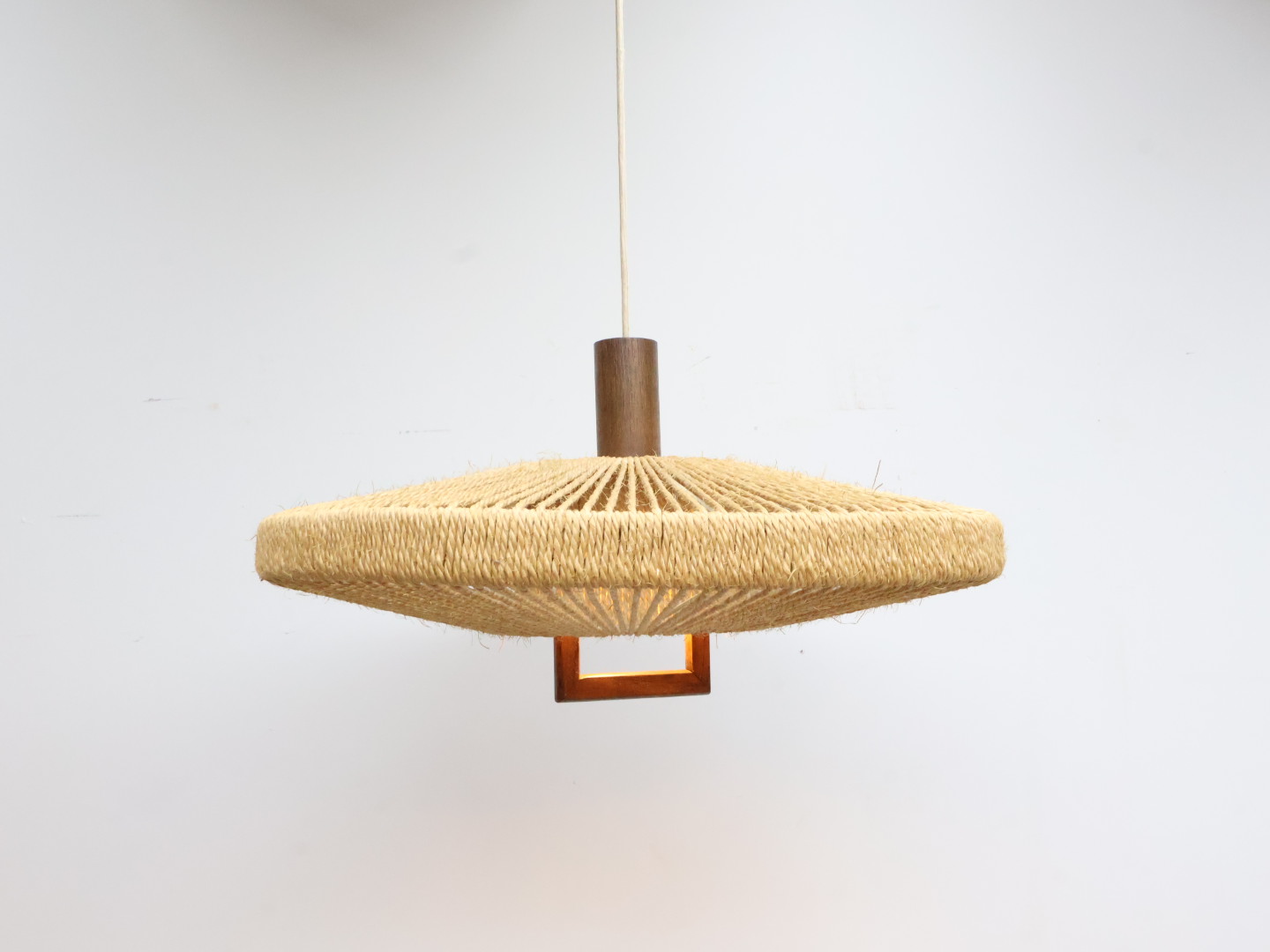 Vintage hanglamp / sisal teakhout / ufo vorm / Temde Leuchten