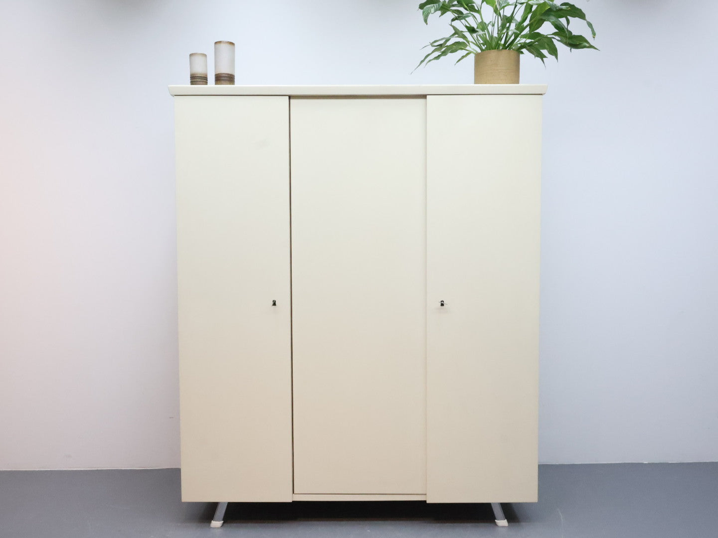 Vintage Crème Kledingkast | 3 Deurs